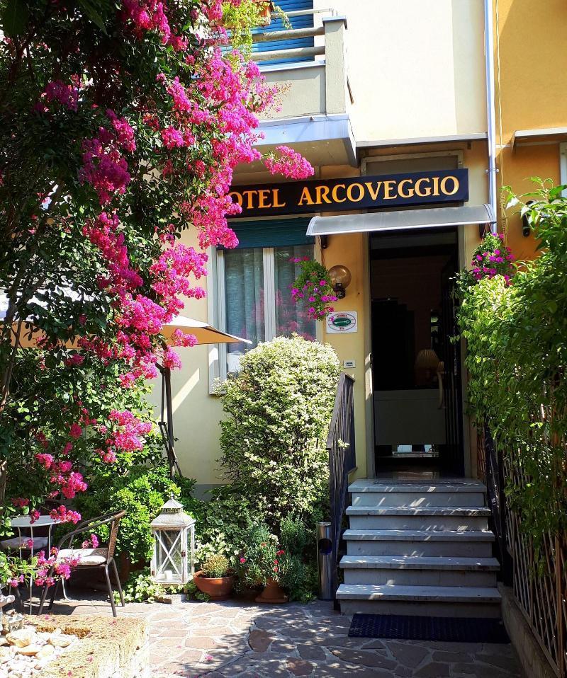 Hotel Arcoveggio Bolonha Exterior foto